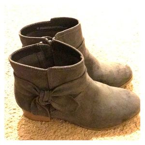 Children’s Place suede girls’ booties